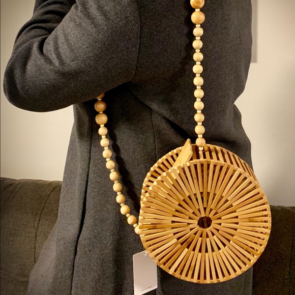 🔥sold🔥Straw Studios circular wooden bag - Picture 5 of 6